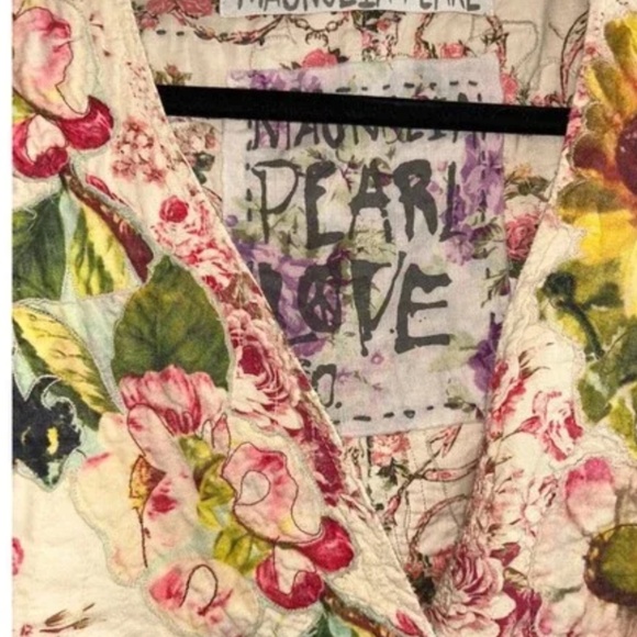 Magnolia Pearl Women's Applique Nikha Vest  ~REVERSIBLE - Picture 10 of 16